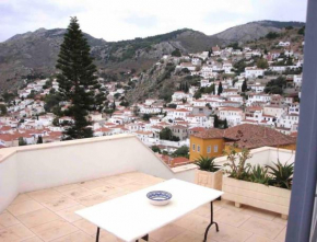 Cheerful 2-bedroom villa with gorgeous terraces
